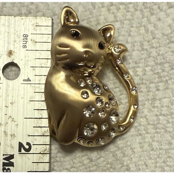 Cat Brooch With Crystal Stones 2” Gold Tone Kitty Cat - Picture 5 of 5